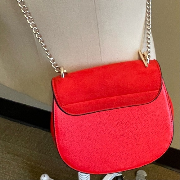 NWOT H&M red faux suede & leather detachable gold chain bag purse satchel - Picture 7 of 9